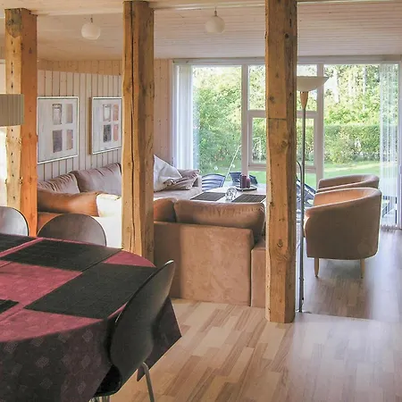 Amazing In With 4 Bedrooms And Wifi Casa de Férias Ebeltoft